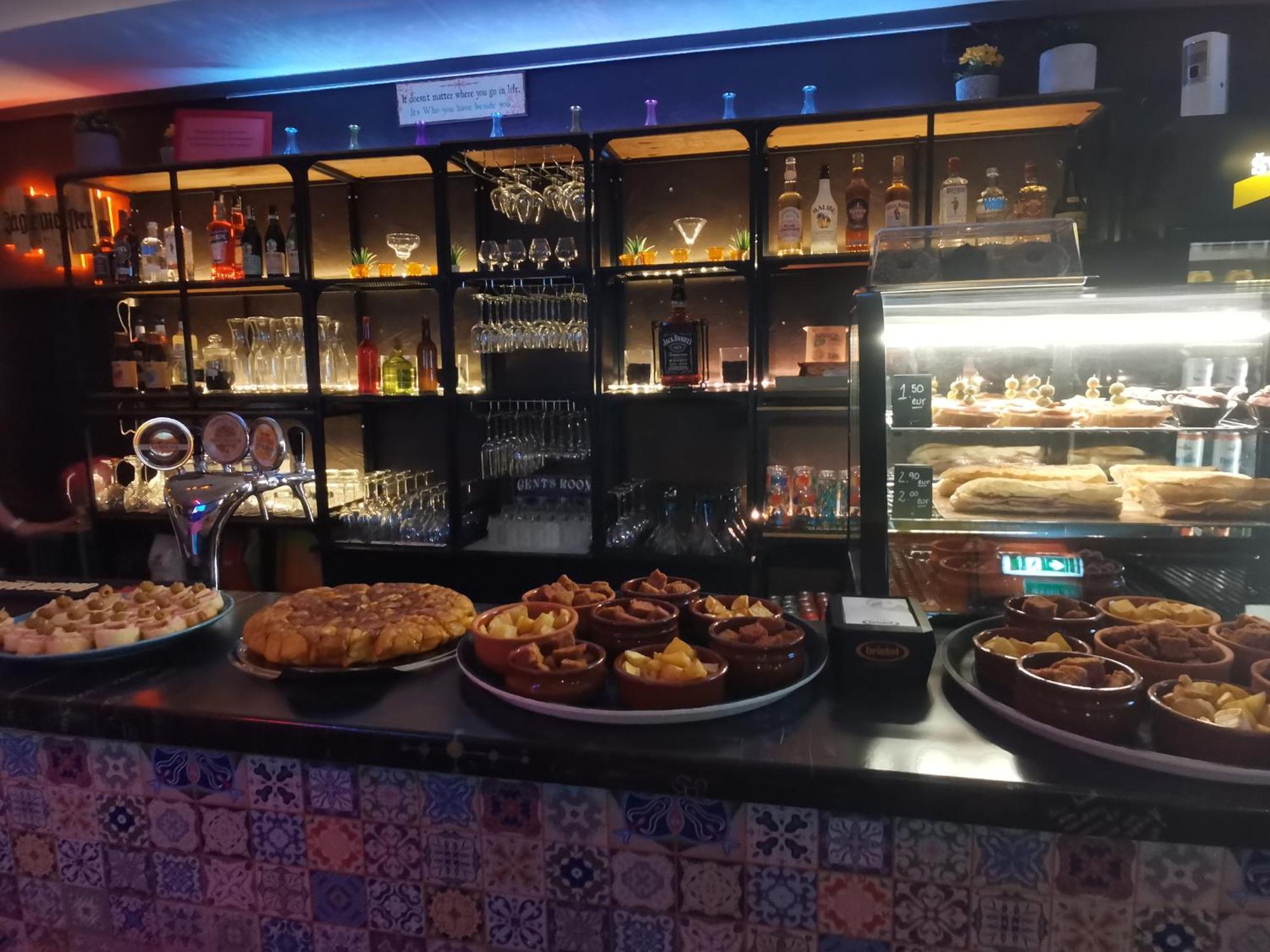 Tiki Taka Hostel & Pub VNO Extérieur photo