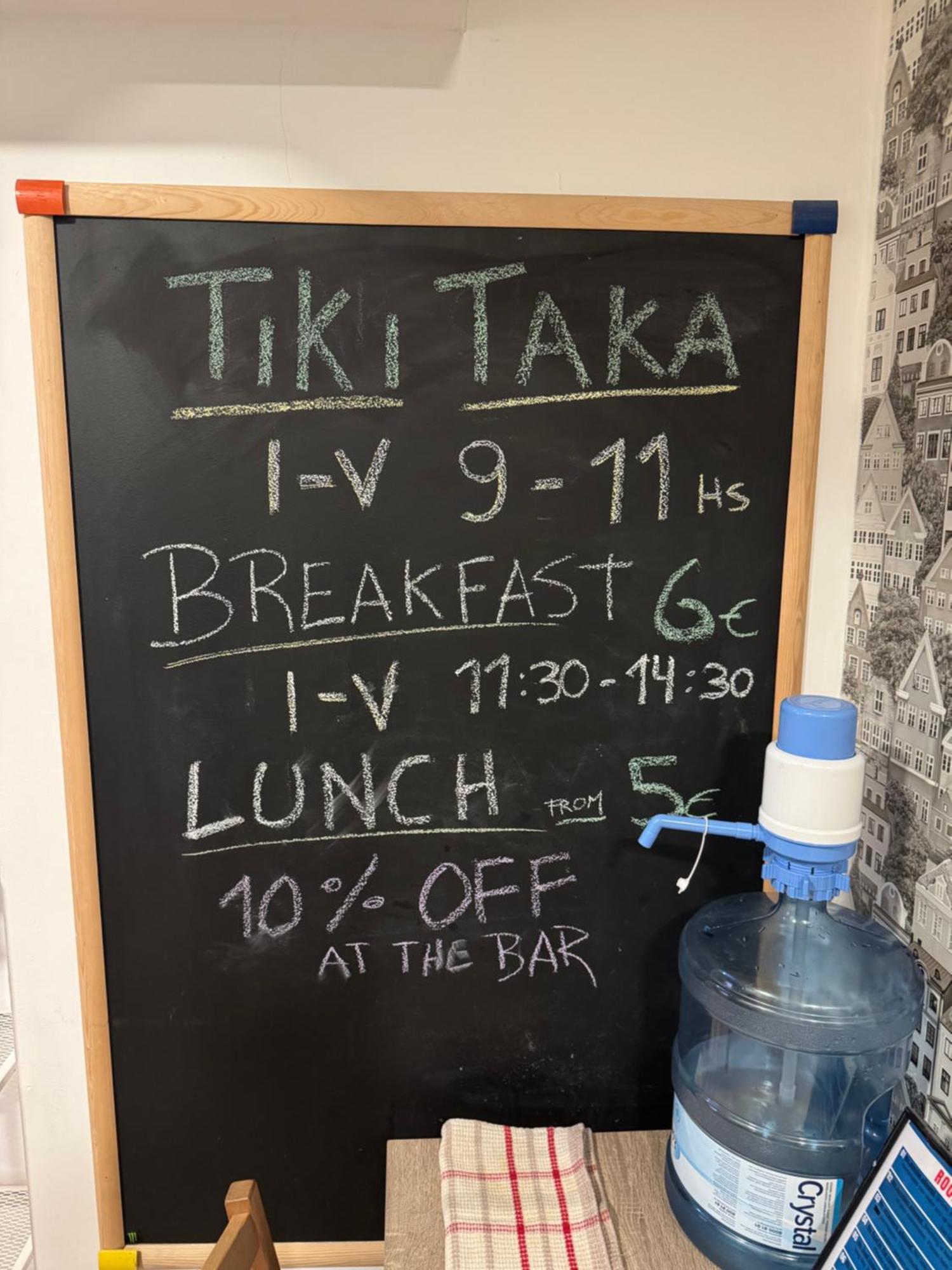 Tiki Taka Hostel & Pub VNO Extérieur photo